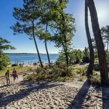 Campingplatz Charmant Mobilhome Dans Camping 4 Etoiles Au Bord Du Lac De Biscarrosse Parentis-en-Born