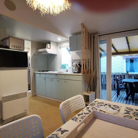 Charmant Mobilhome Dans Camping 4 Etoiles Au Bord Du Lac De Biscarrosse *